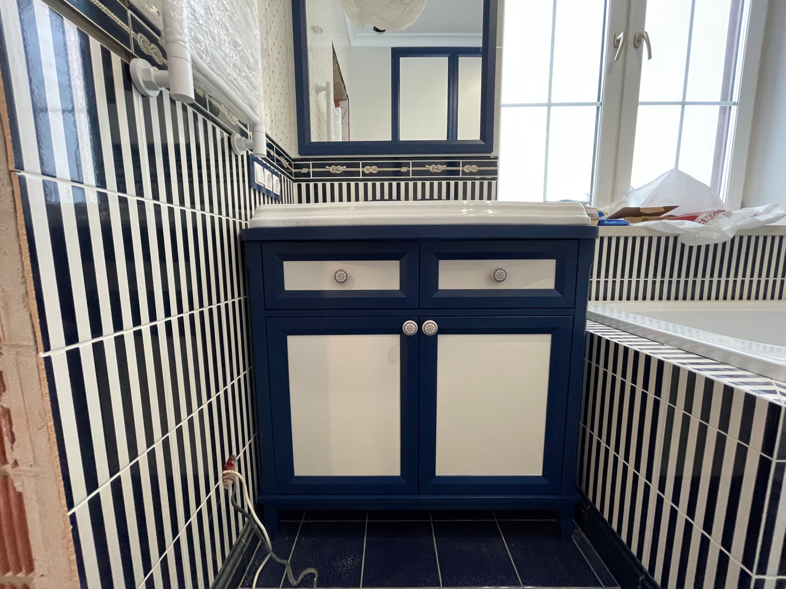 Обложка проекта: Мебель для санузлов