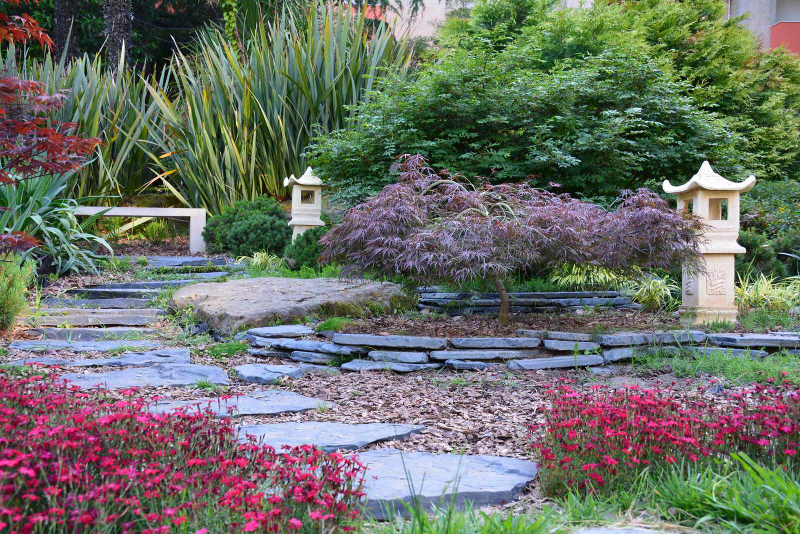 Обложка проекта: Восточный сад