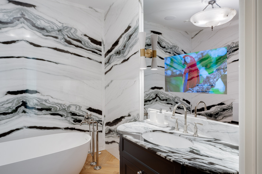 Телевизор в ванной на Котельнической