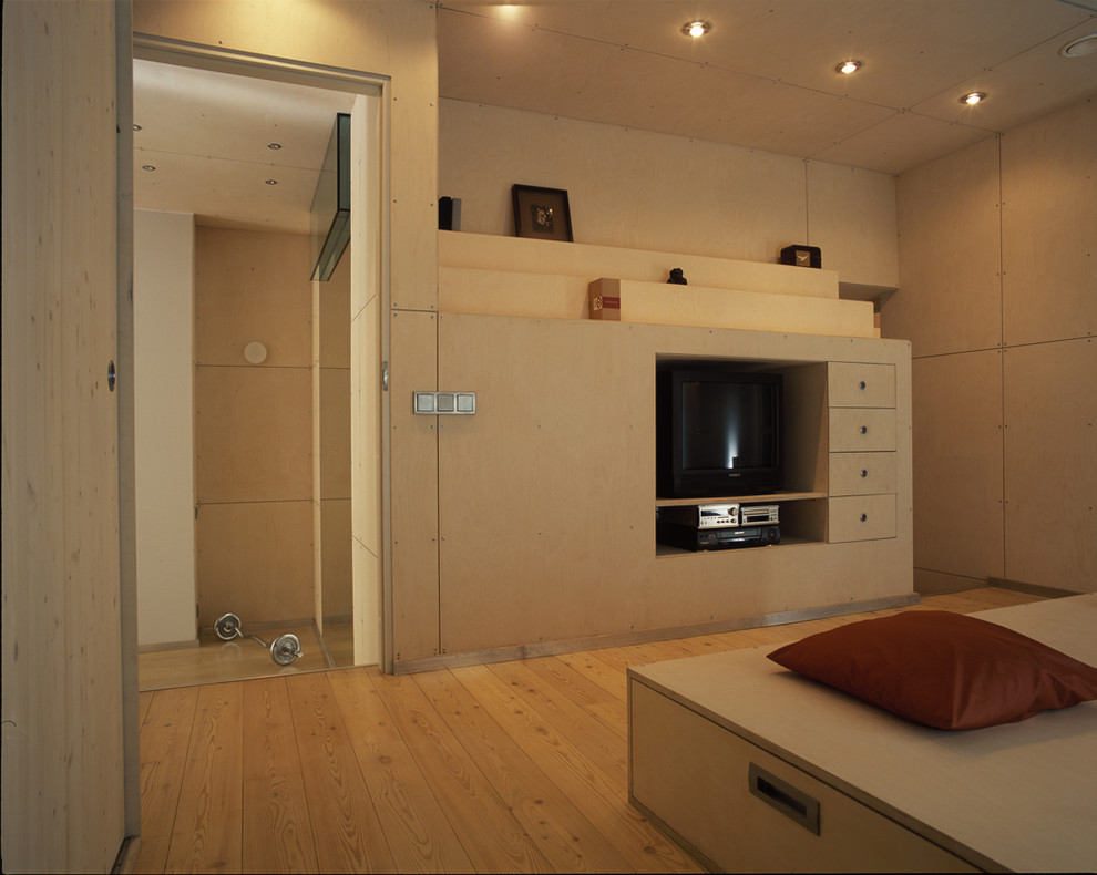 Plywood Apartment on Bronnaya