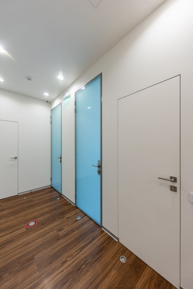 Nayada установила перегородки и двери в Upgrade Dental Clinic