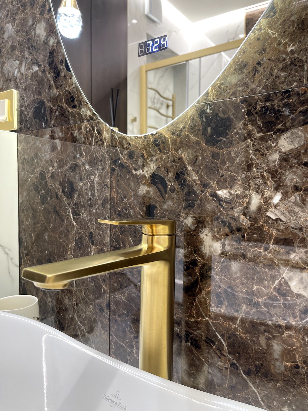 Санузел под мрамор Лабрадор