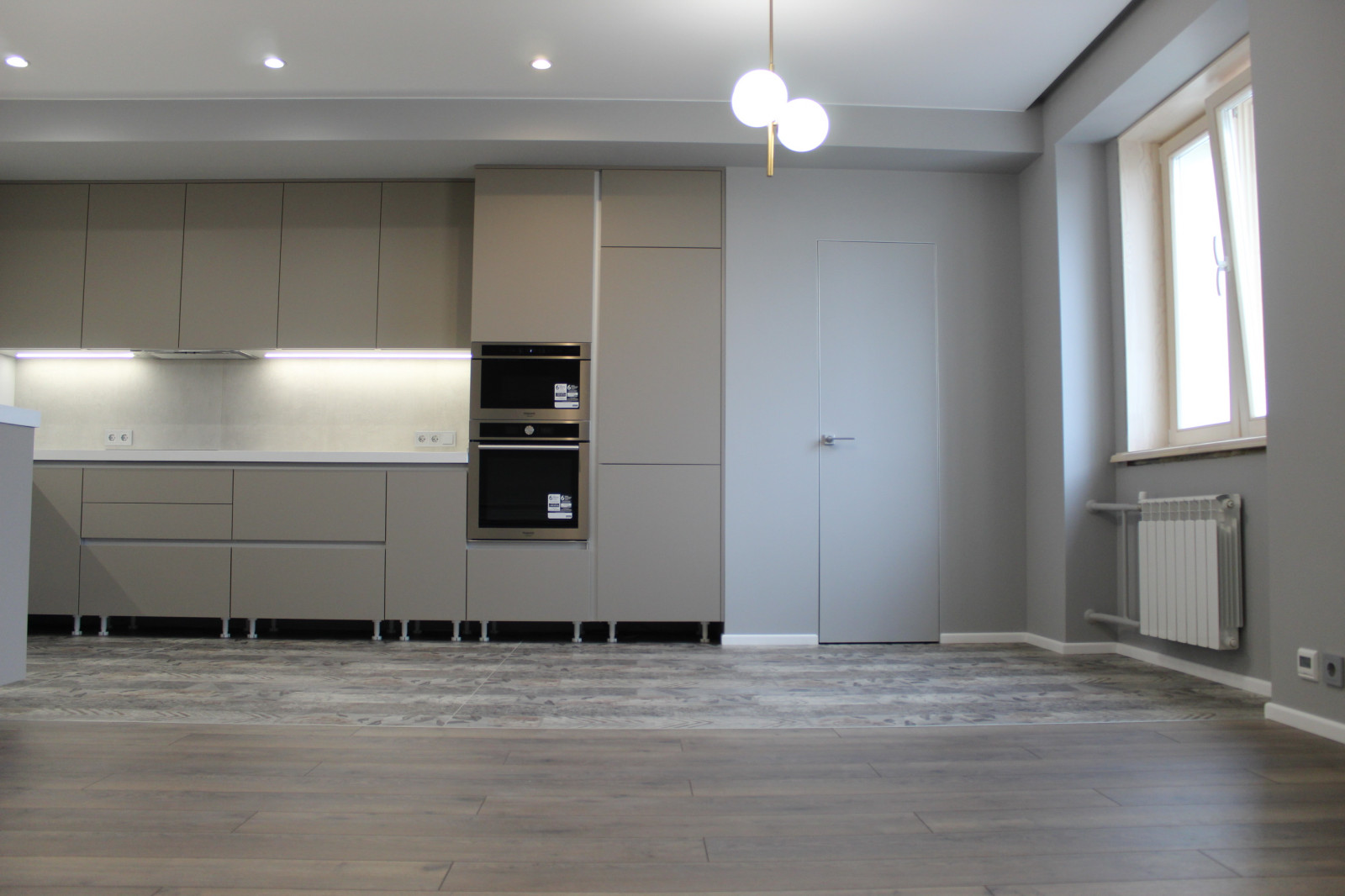 Четырехкомнатная в центре под ключ по дизайн-проекту