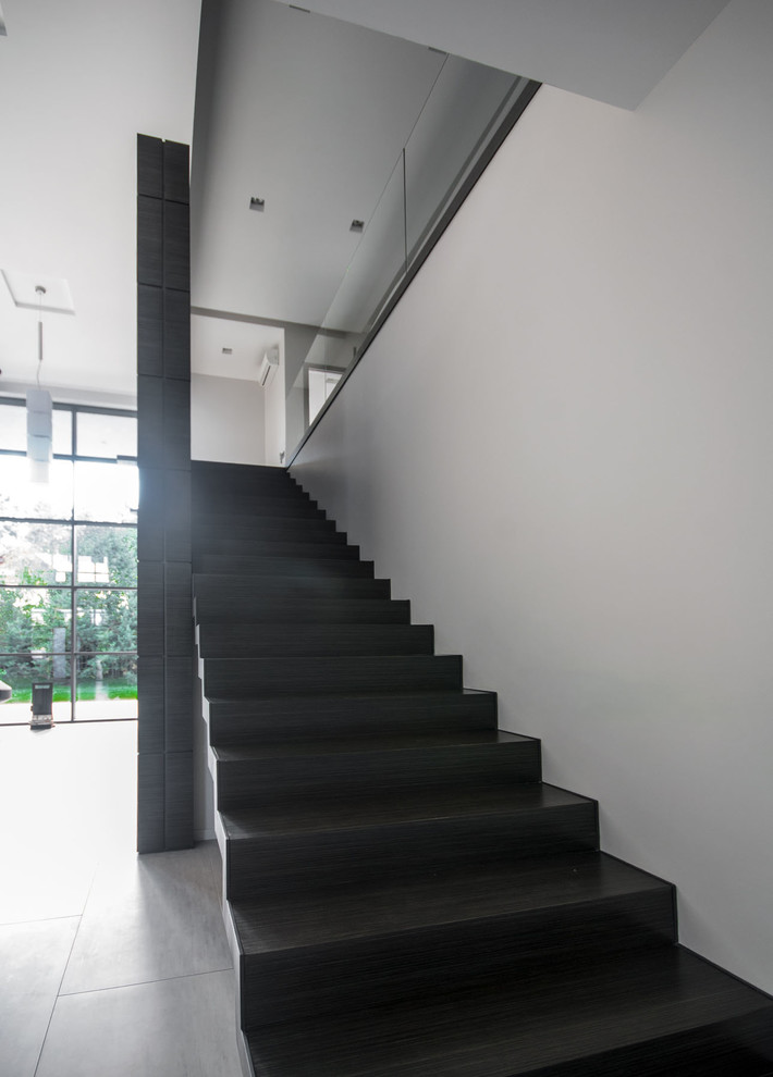 Остекление коттеджа в поселке БЕНИЛЮКС на алюминиевой системе REYNAERS