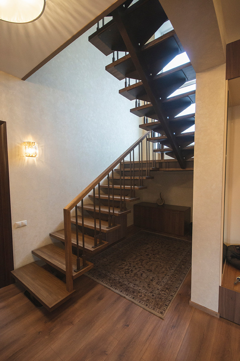 Лестница в Шмидтово на мет. каркасе