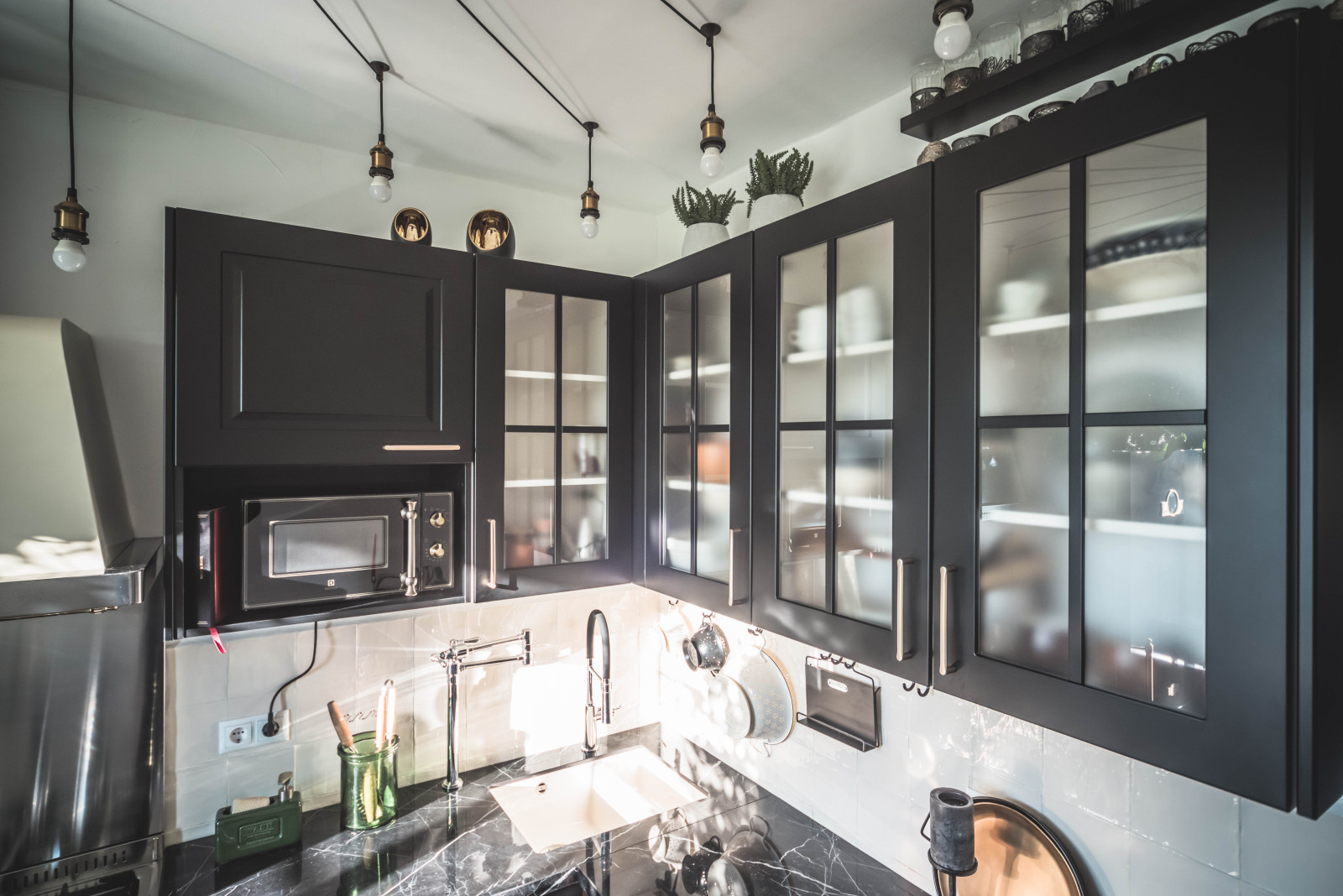 Небольшая стильная кухня в Москве, проект салона Kitchen Concept