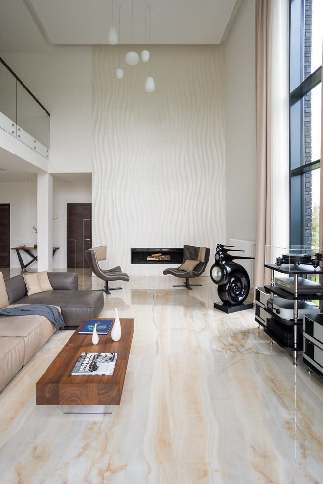 Семейная комната отдыха с музыкальным центром