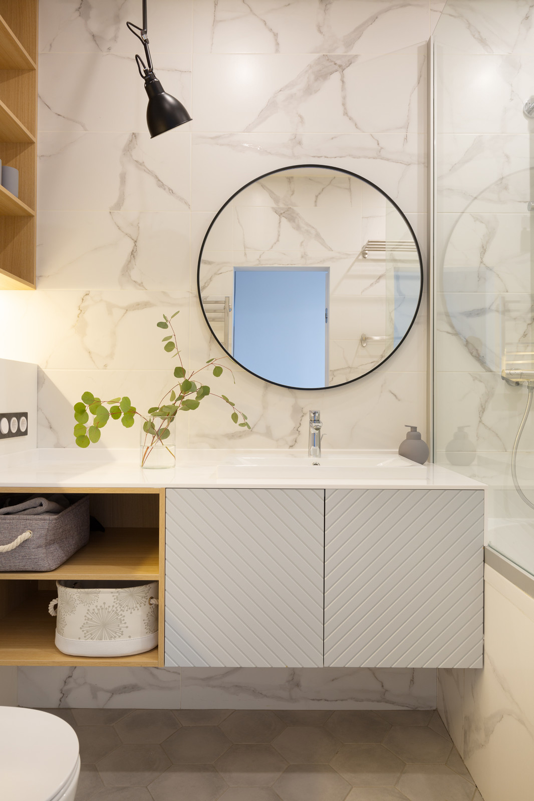 Обложка проекта: Квартира 120 м2, для молодой позитивной семьи с маленькой принцессой и её дракн