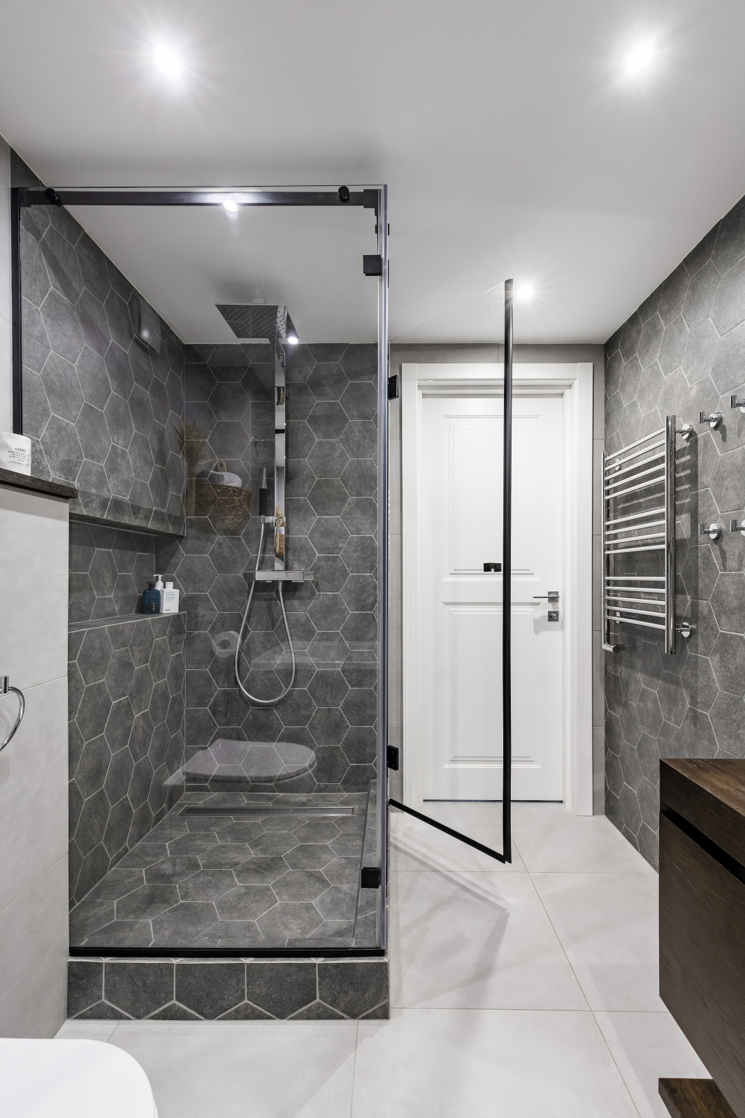 Мансардная двухуровневая квартира в скандинавском стиле