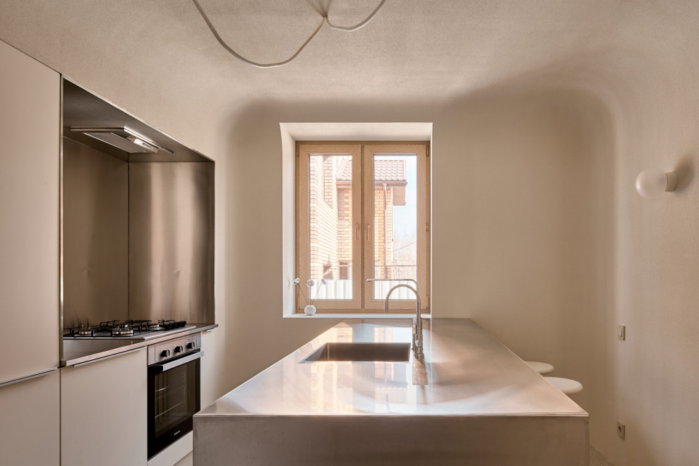 Обнимающая гостиная-столовая