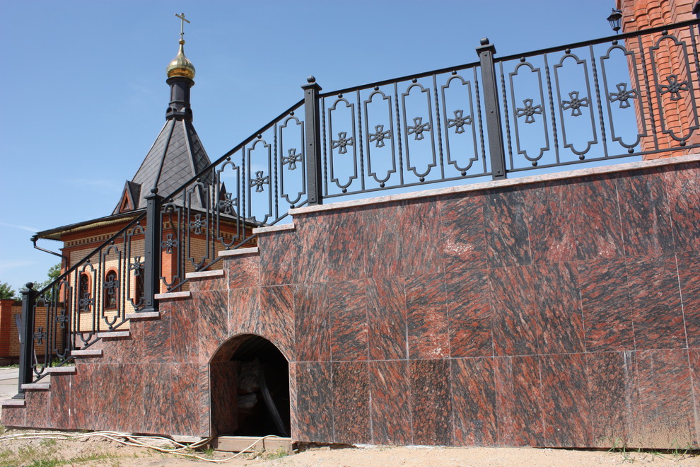 Иконостас в храме Пирогово.Московская область.