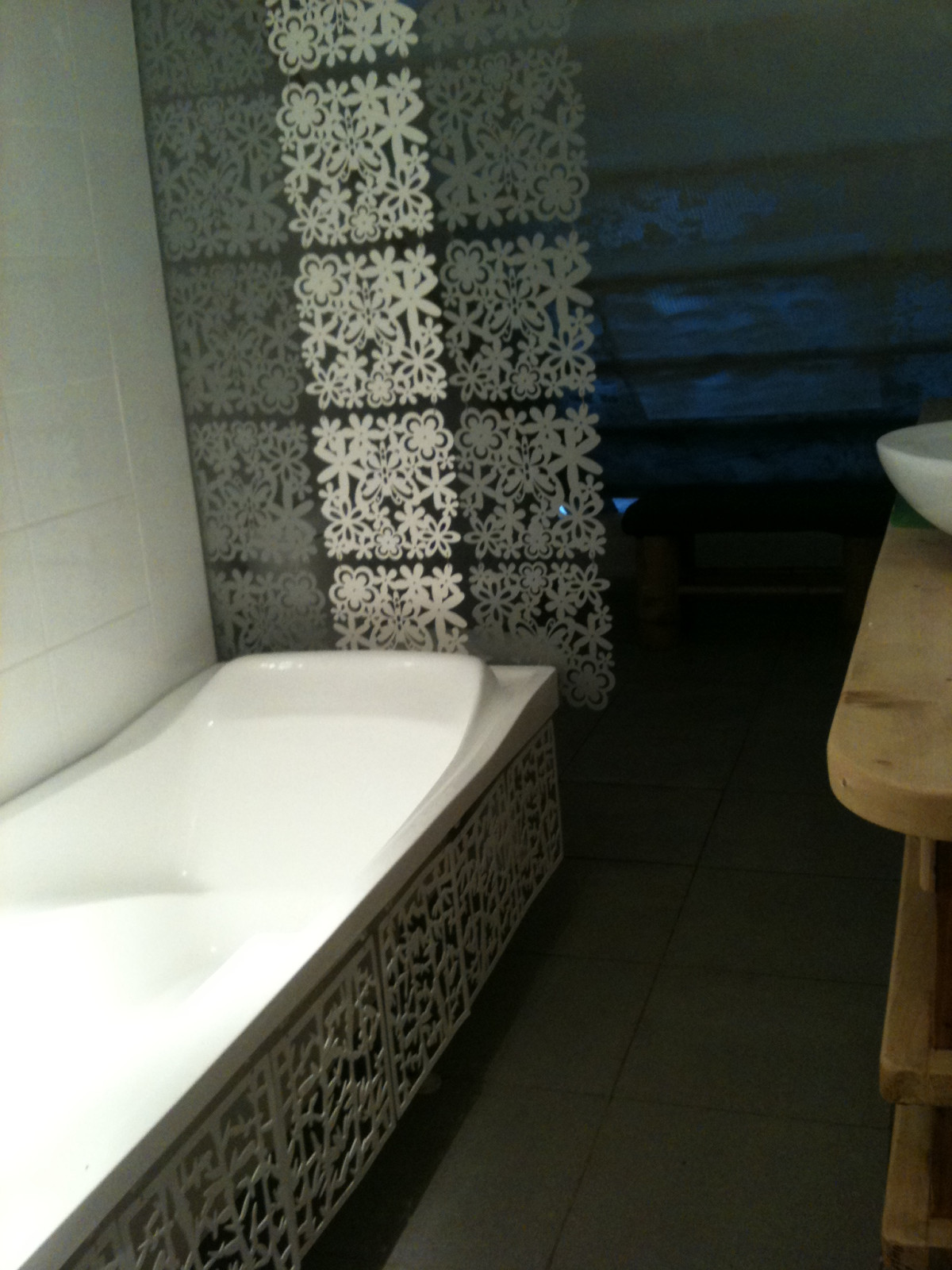 Деревянный дом-дача  ручной рубки