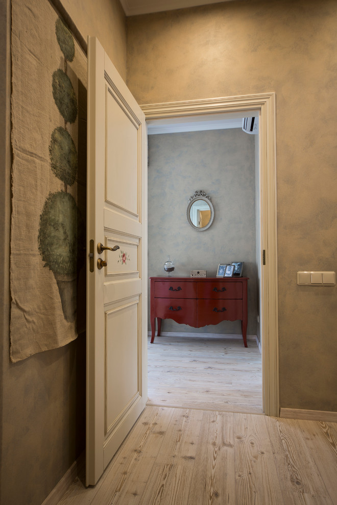 Дом на берегу реки