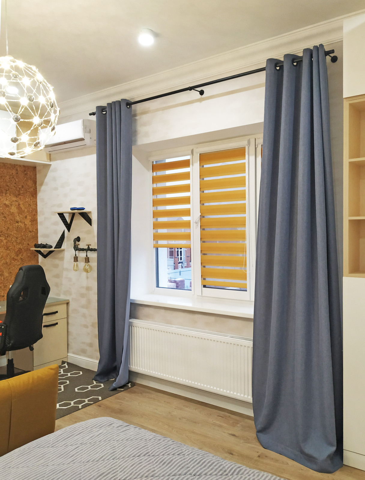 Подростковая комната с элементами лофта