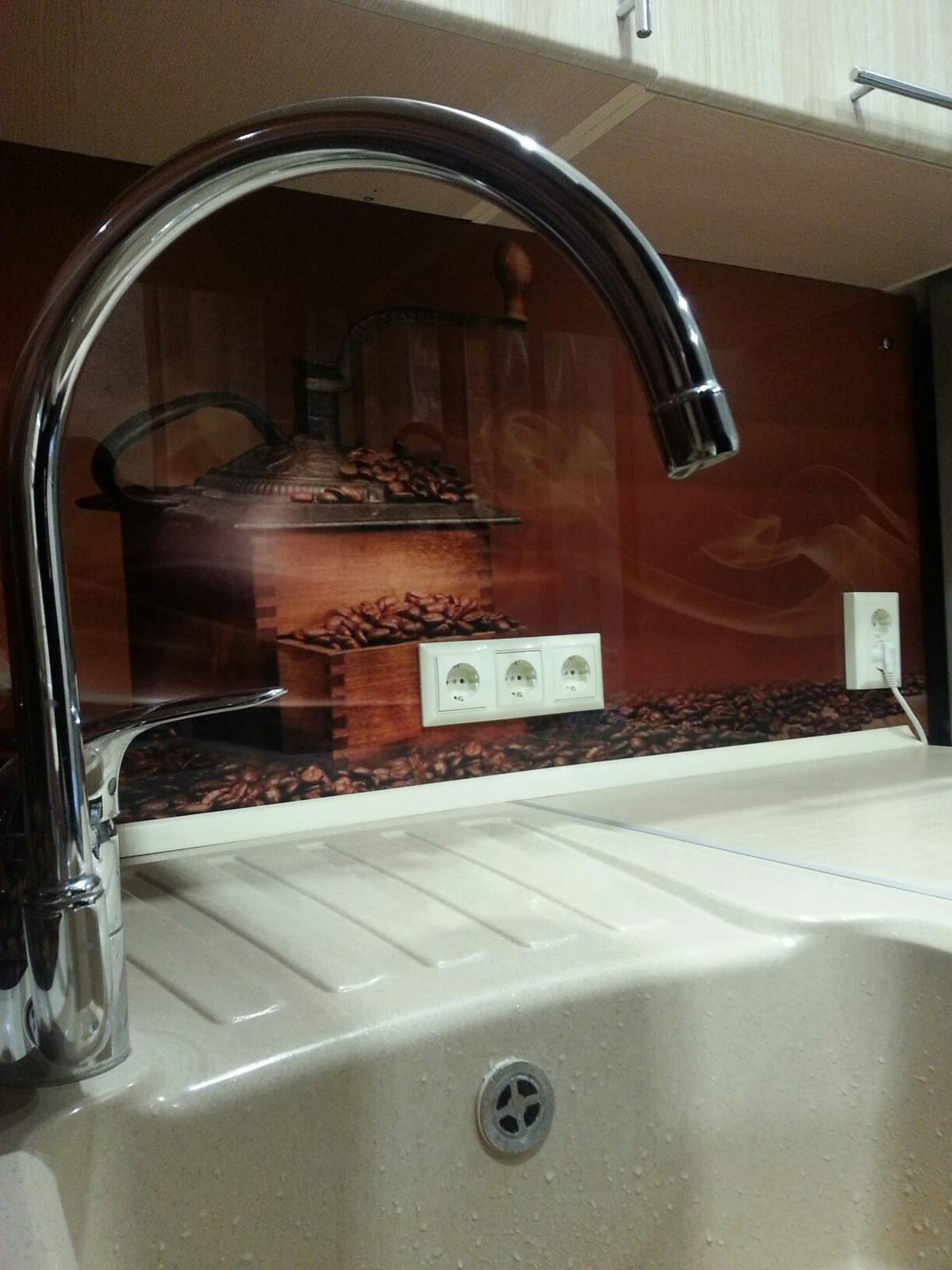 Кухонный фартуки из закаленного стекла с фотопечатью