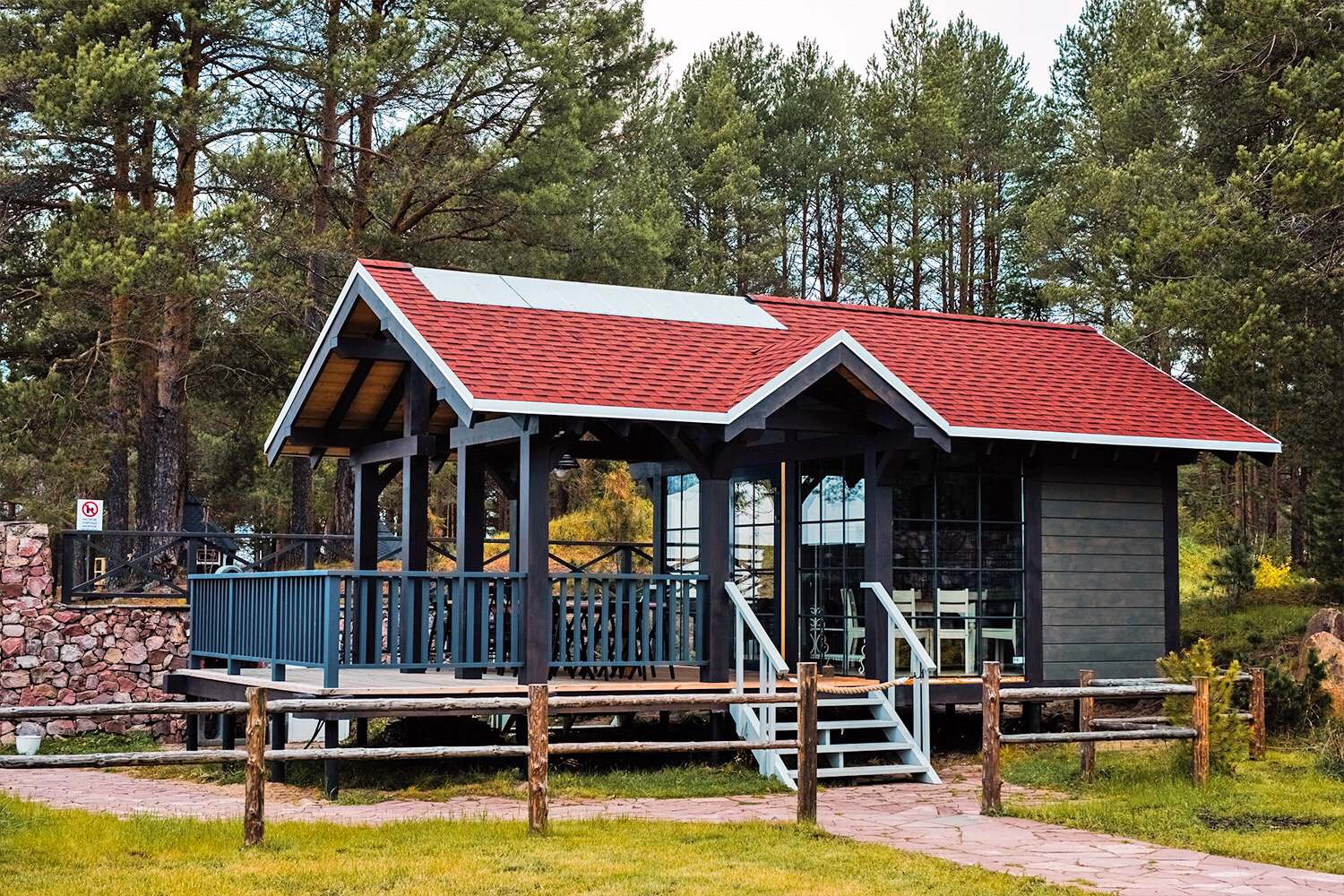 Еляты (Небольшой рыбацкий домик и беседка)