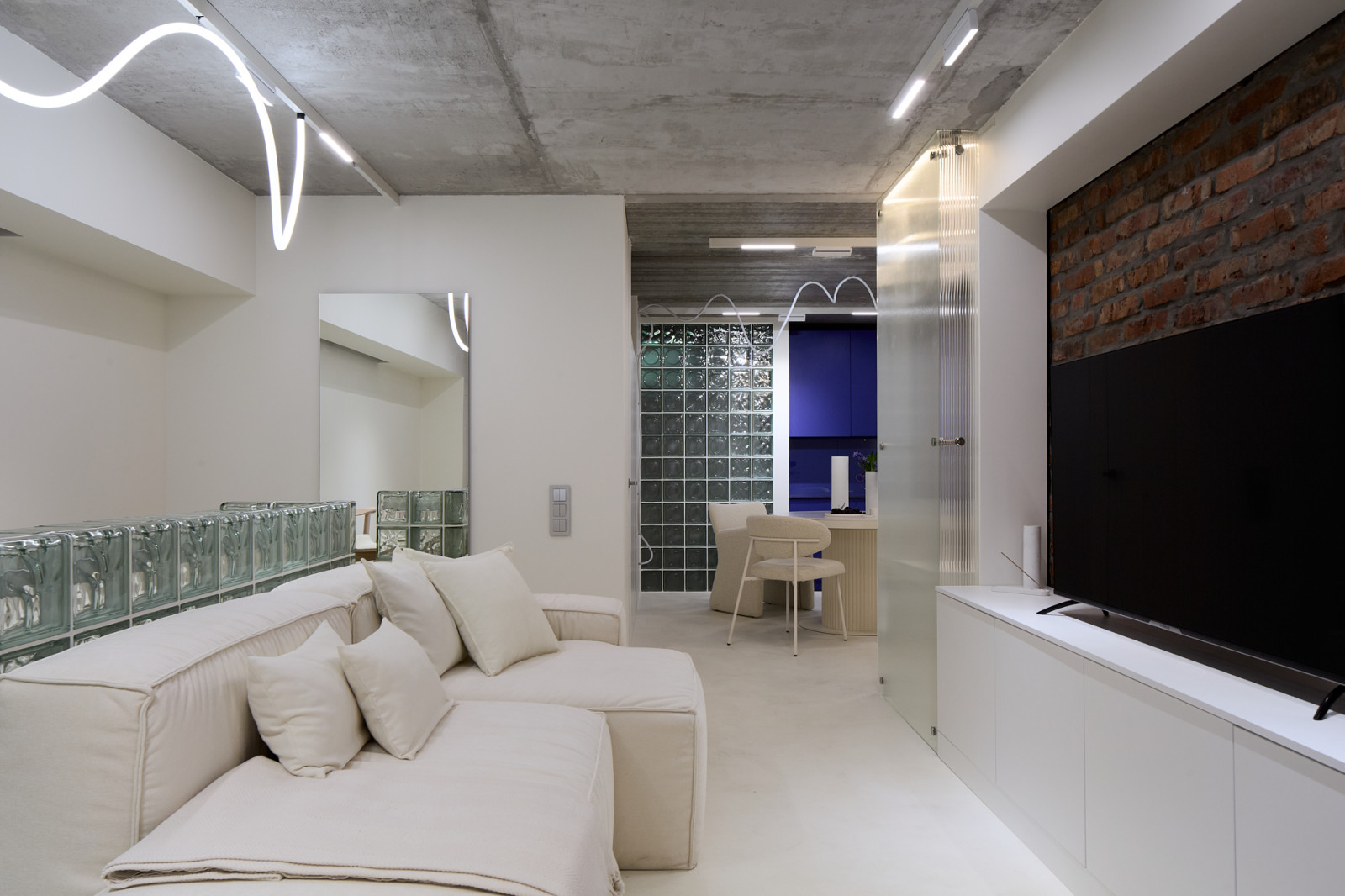 23.06.24 Алексеева Диана и Каримова Карина (Гостиная с кубиками льда)