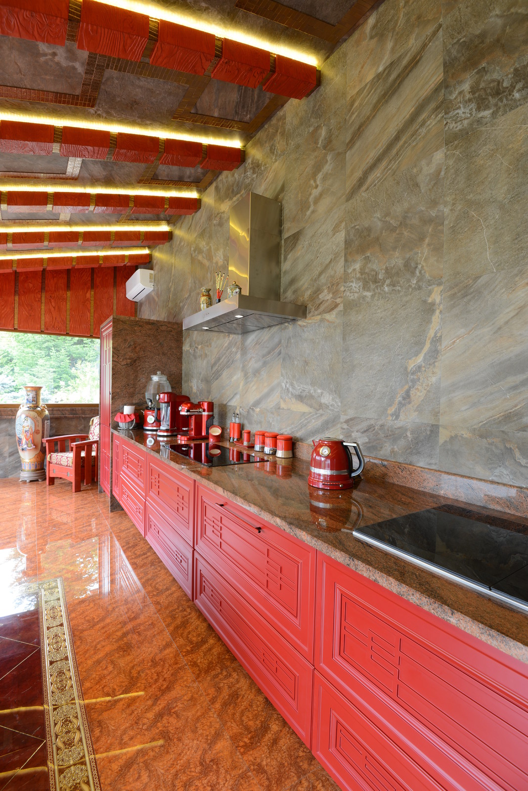 Ярослав Караев