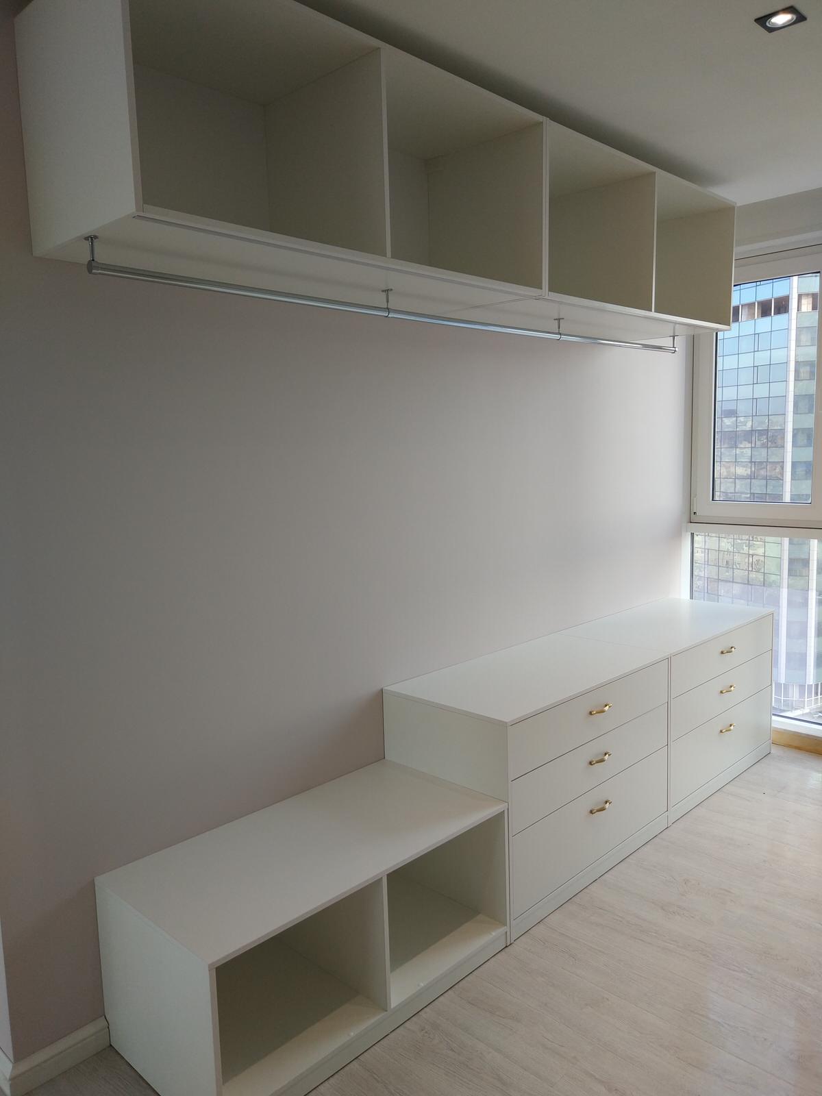 Гардеробная комната для девушки