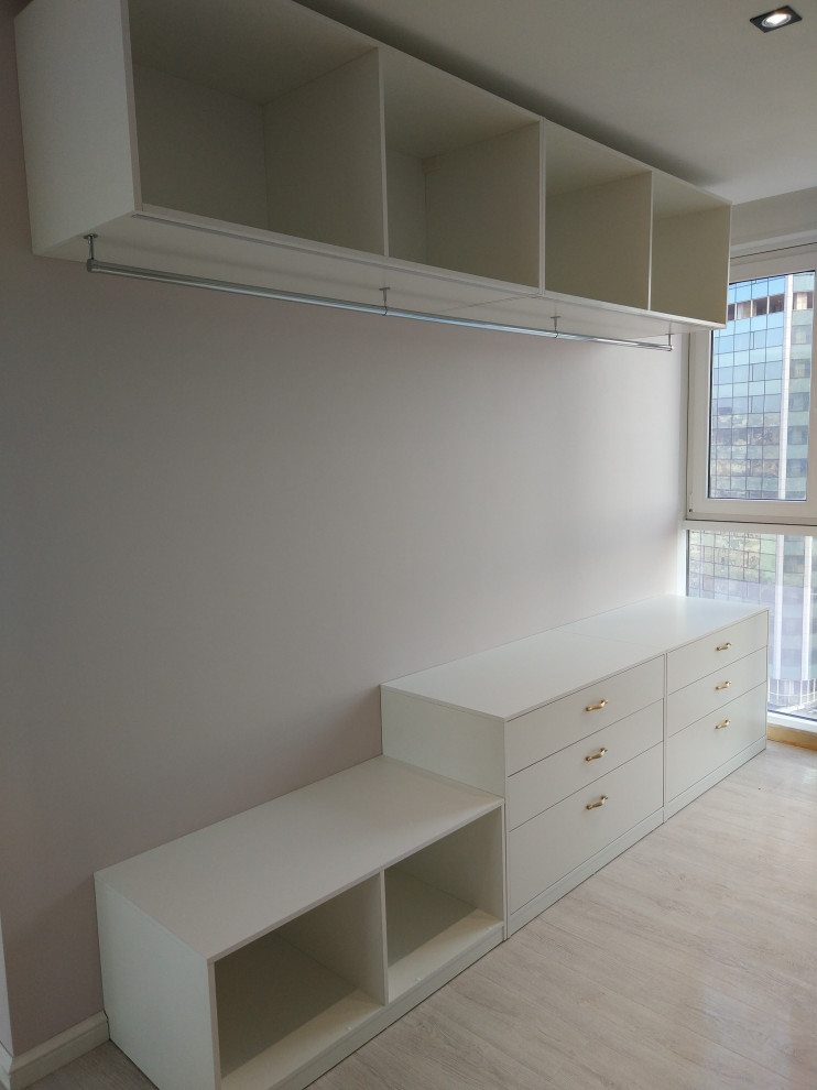 Гардеробная комната для девушки