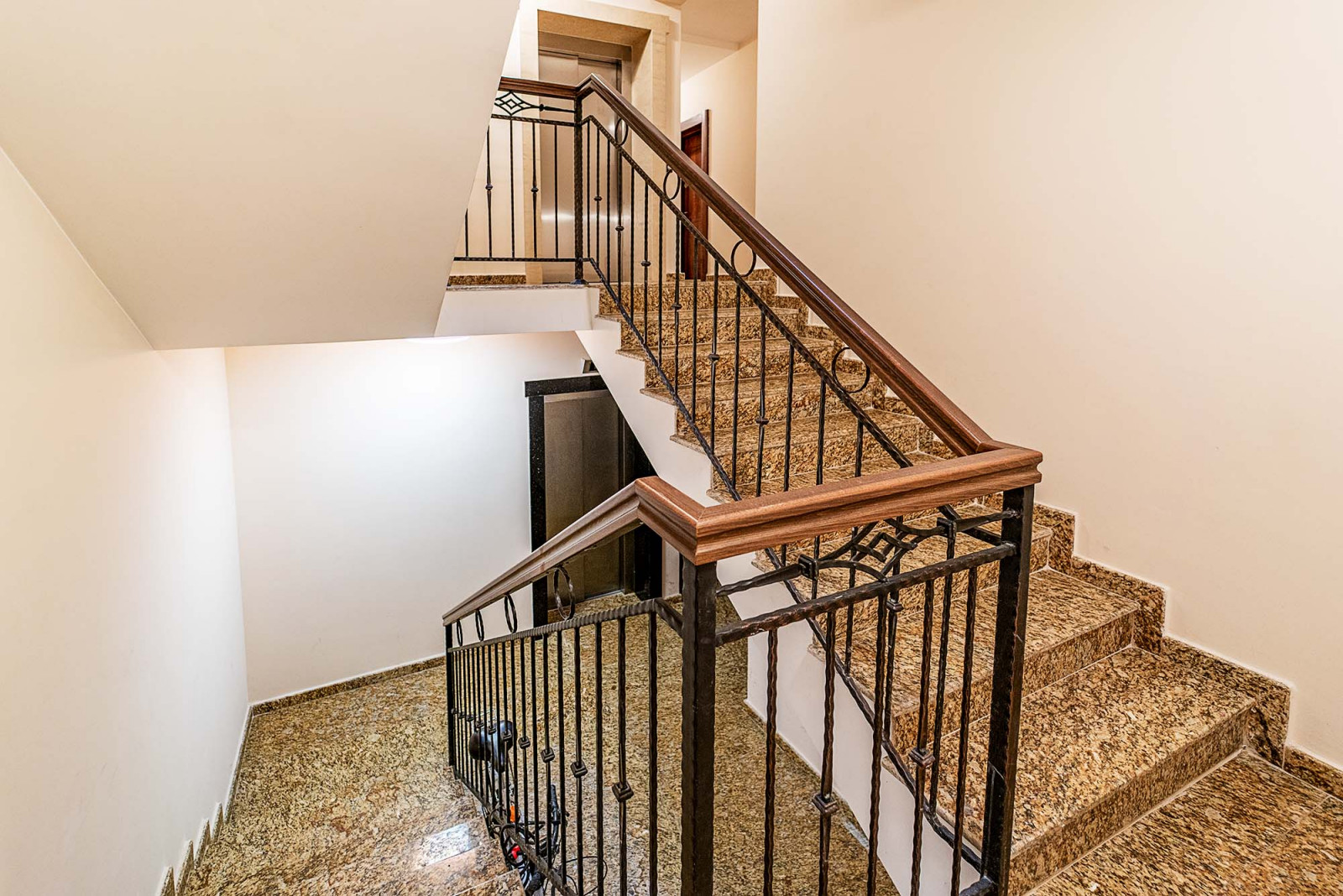 Варна, Ул. Д-р Василаки Пападопулу 10