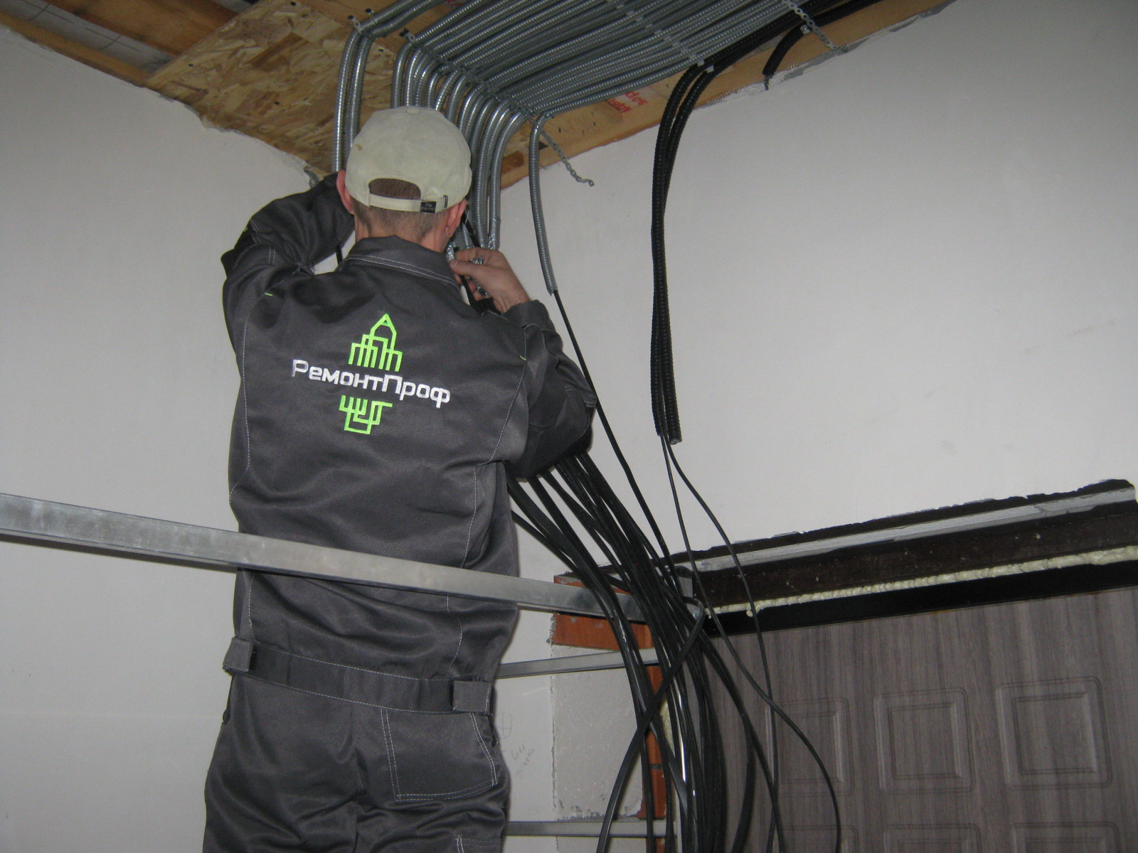 Коттедж. Электромонтажные работы