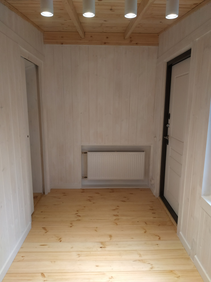 Пристройка прихожей к старому дому в деревне