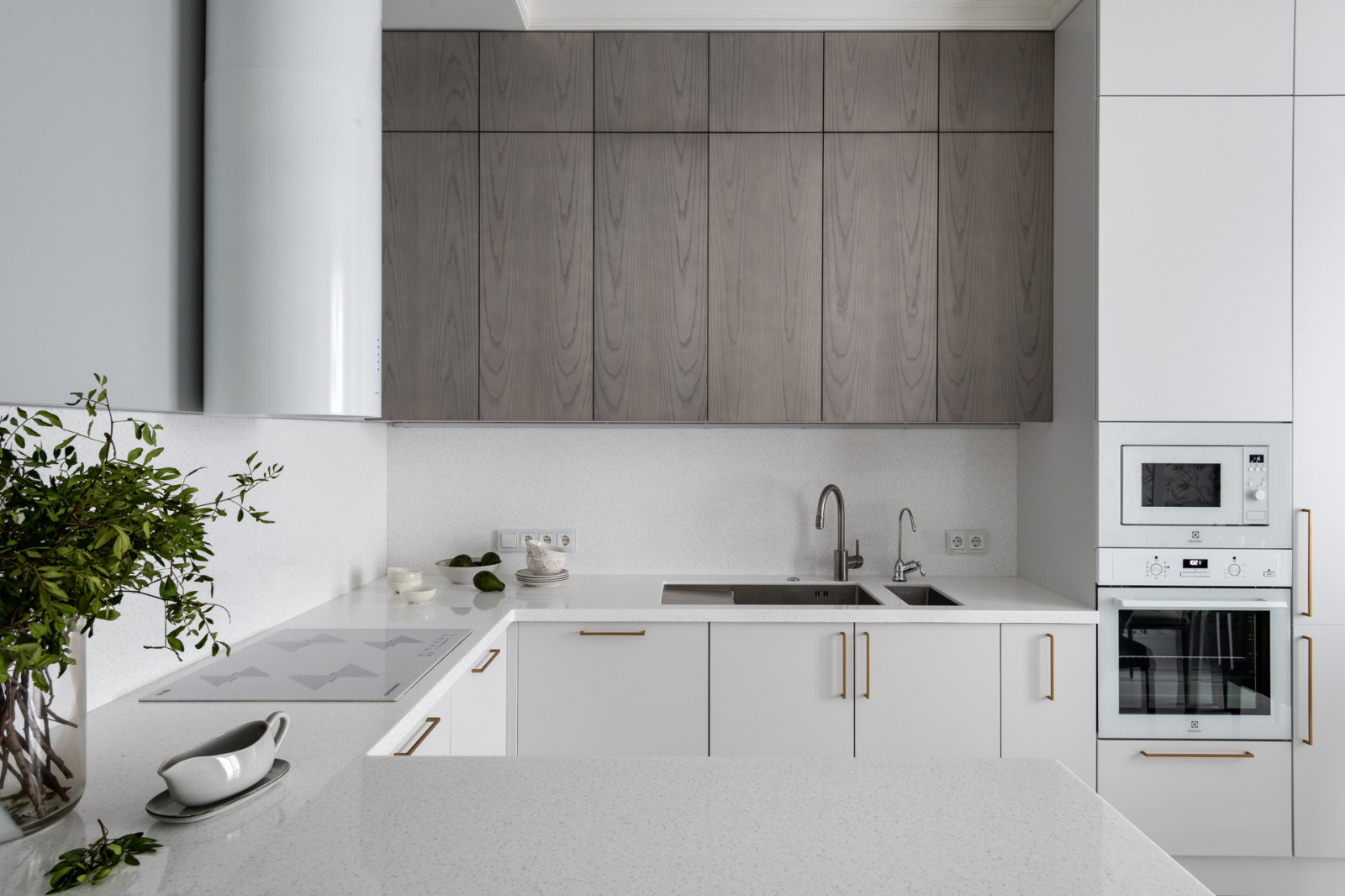 Журнал «Идеи Вашего Дома» назвал этот интерьер «обволакивающий уютом»