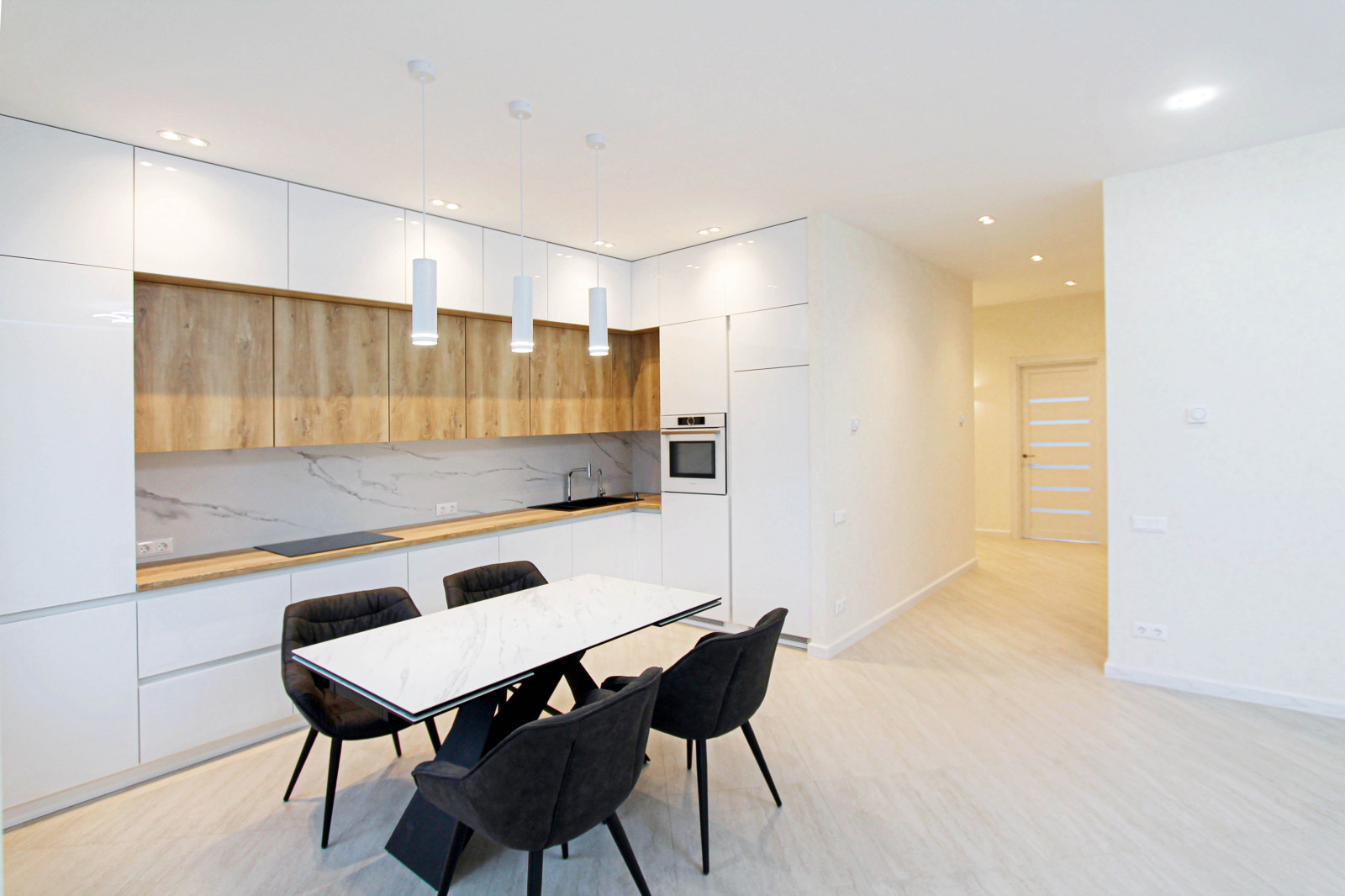 Обложка проекта: Светлый и современный интерьер