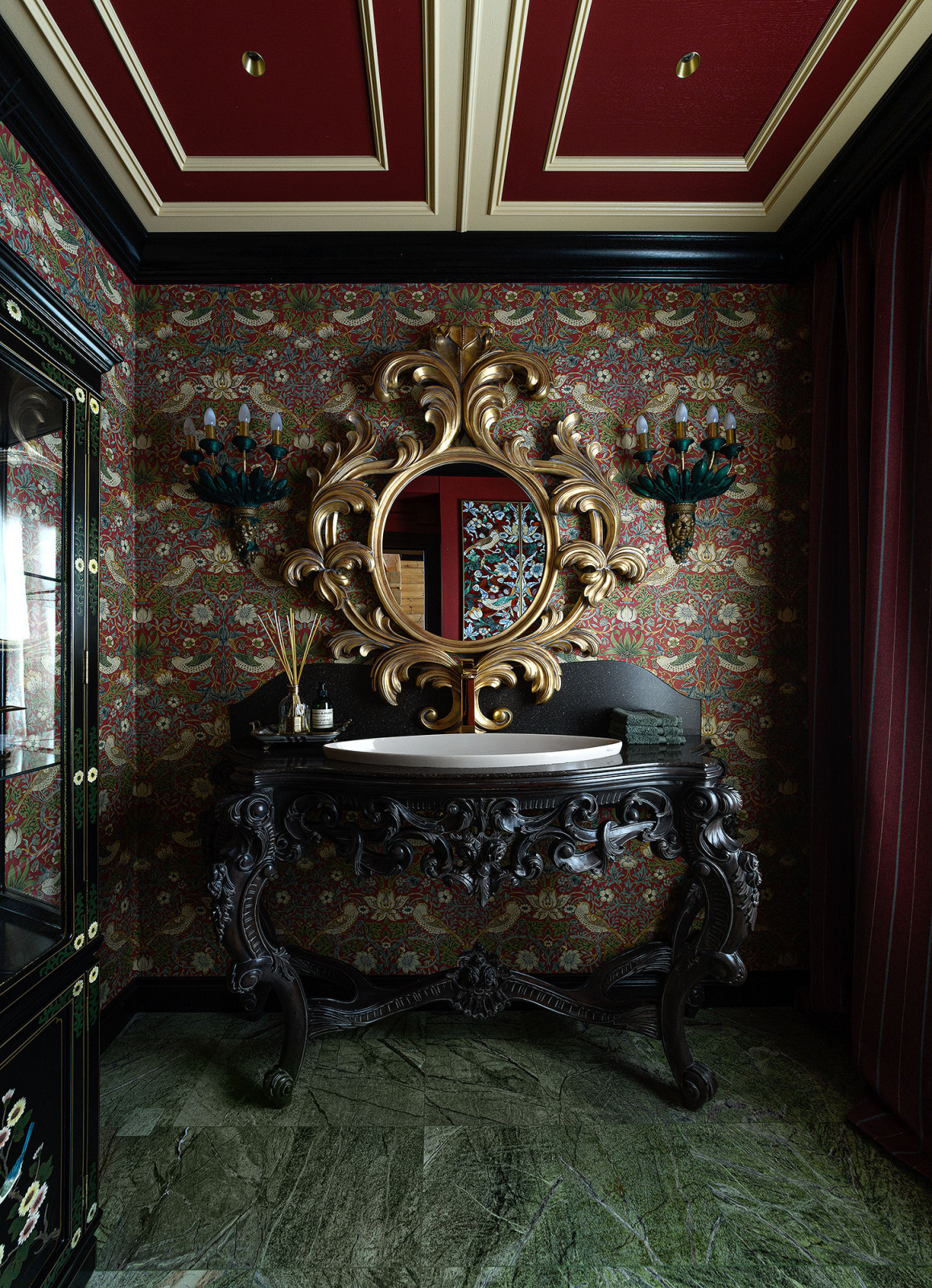 Обложка проекта: Необычный санузел в частном доме