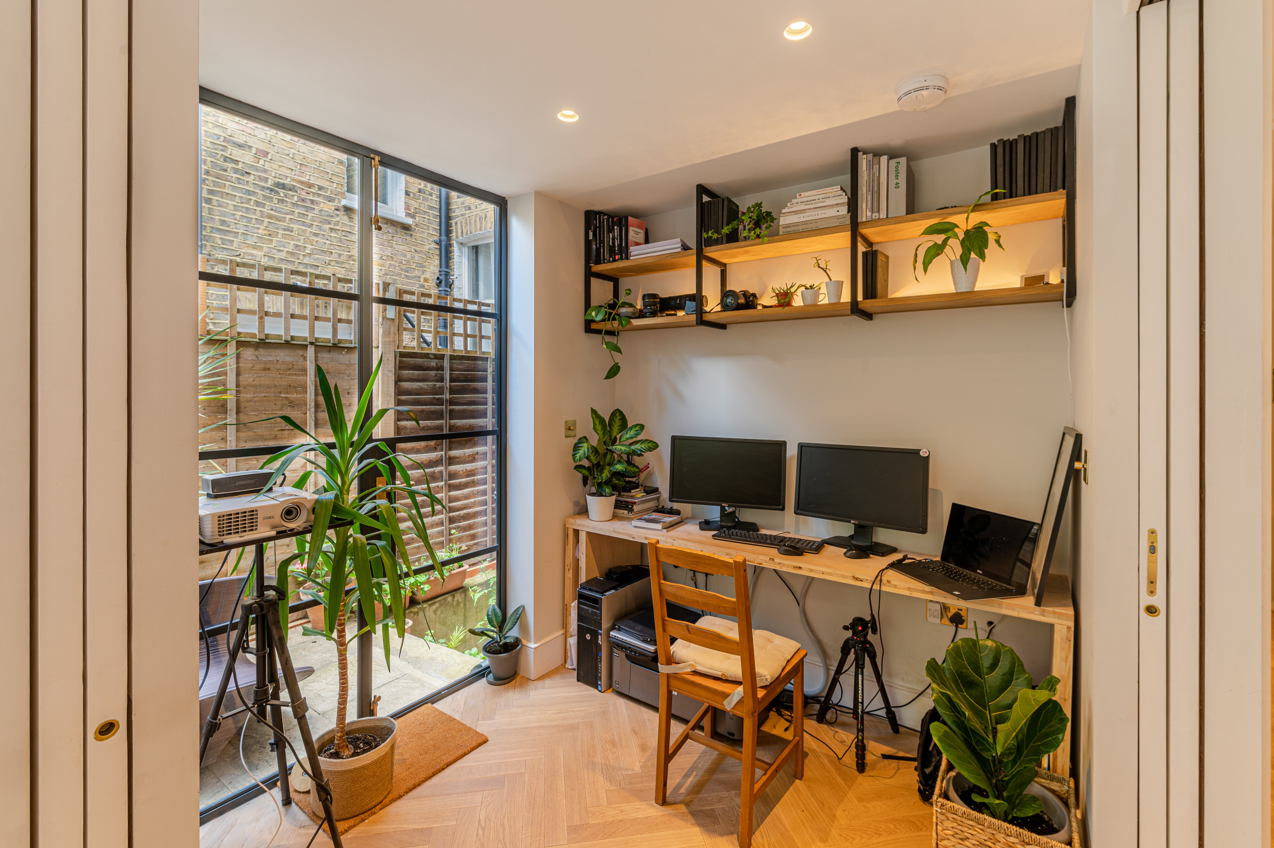 Houzz Британия: Перестройка пристройки — с эффектным окном