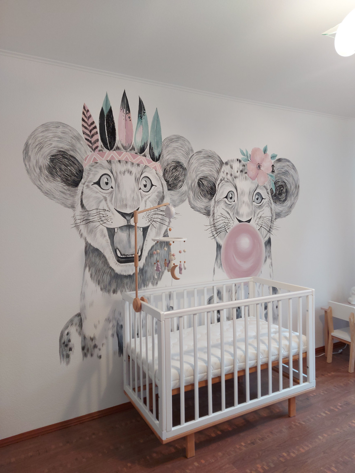 Обложка проекта: Роспись стены в детской " Львята"