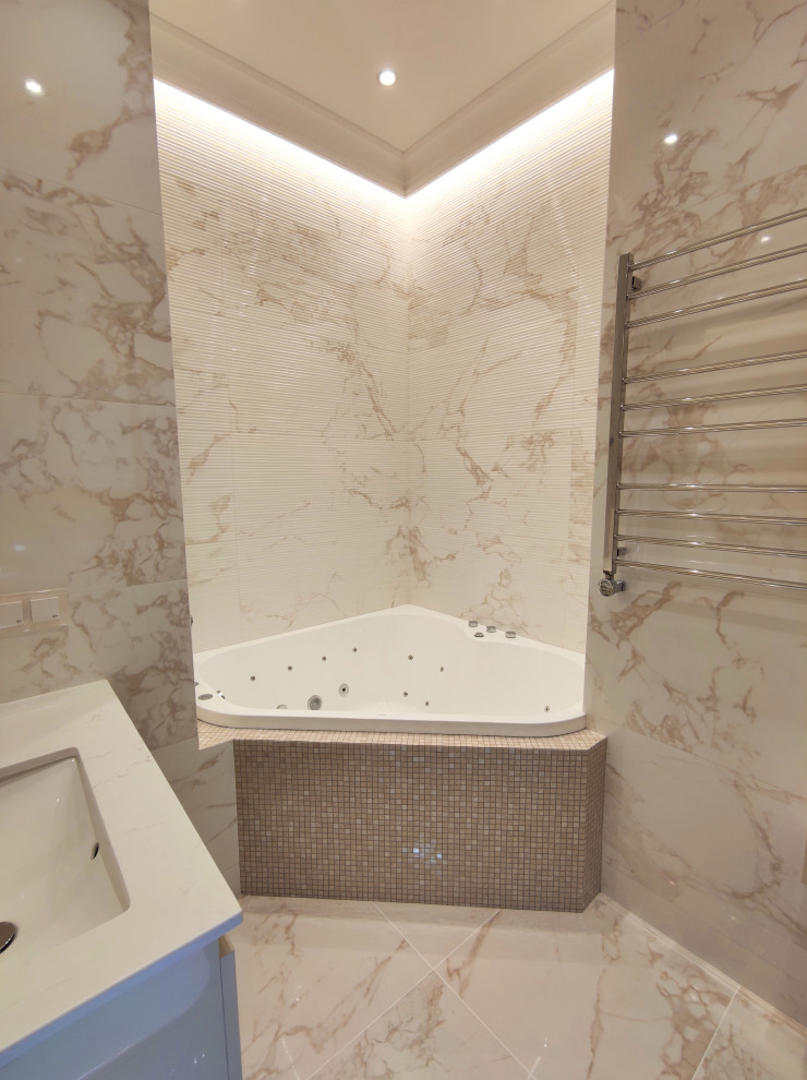 Угловая гидромассажная ванна