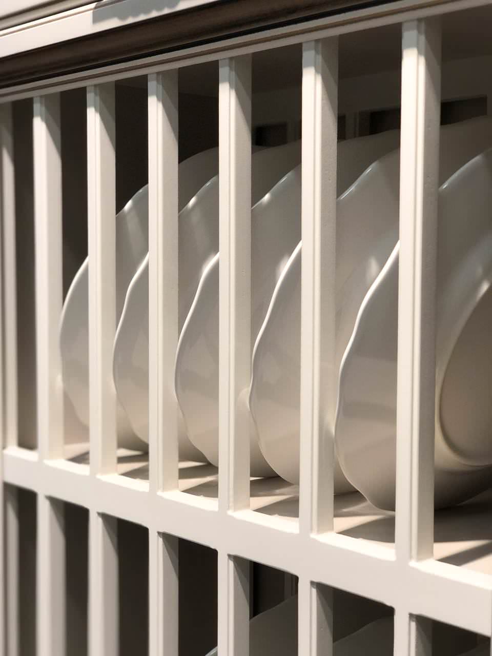 Классическая кухня благородного цвета кашемир с античной патиной