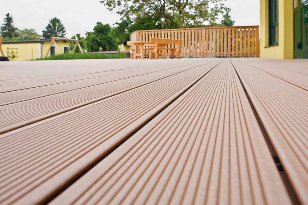 Обложка проекта: Монтаж террасной доски 700 руб/м2