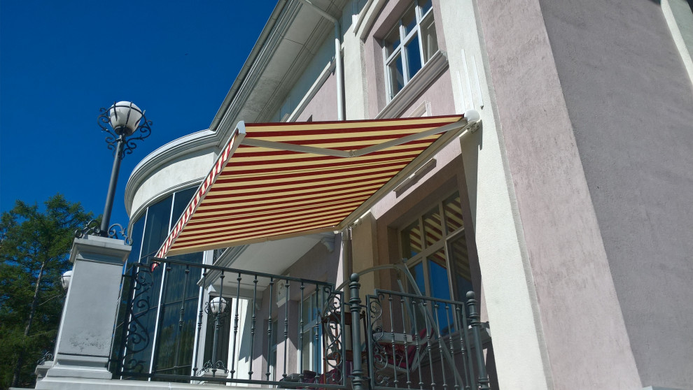 Маркизы-навесы для загородного дома