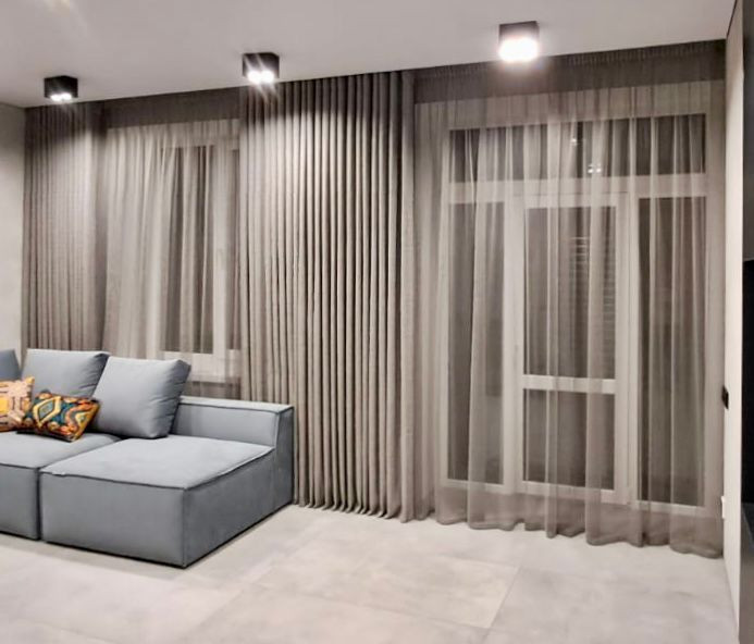 Дом  стоящий среди сосен