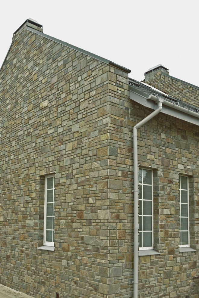 Дом из камня