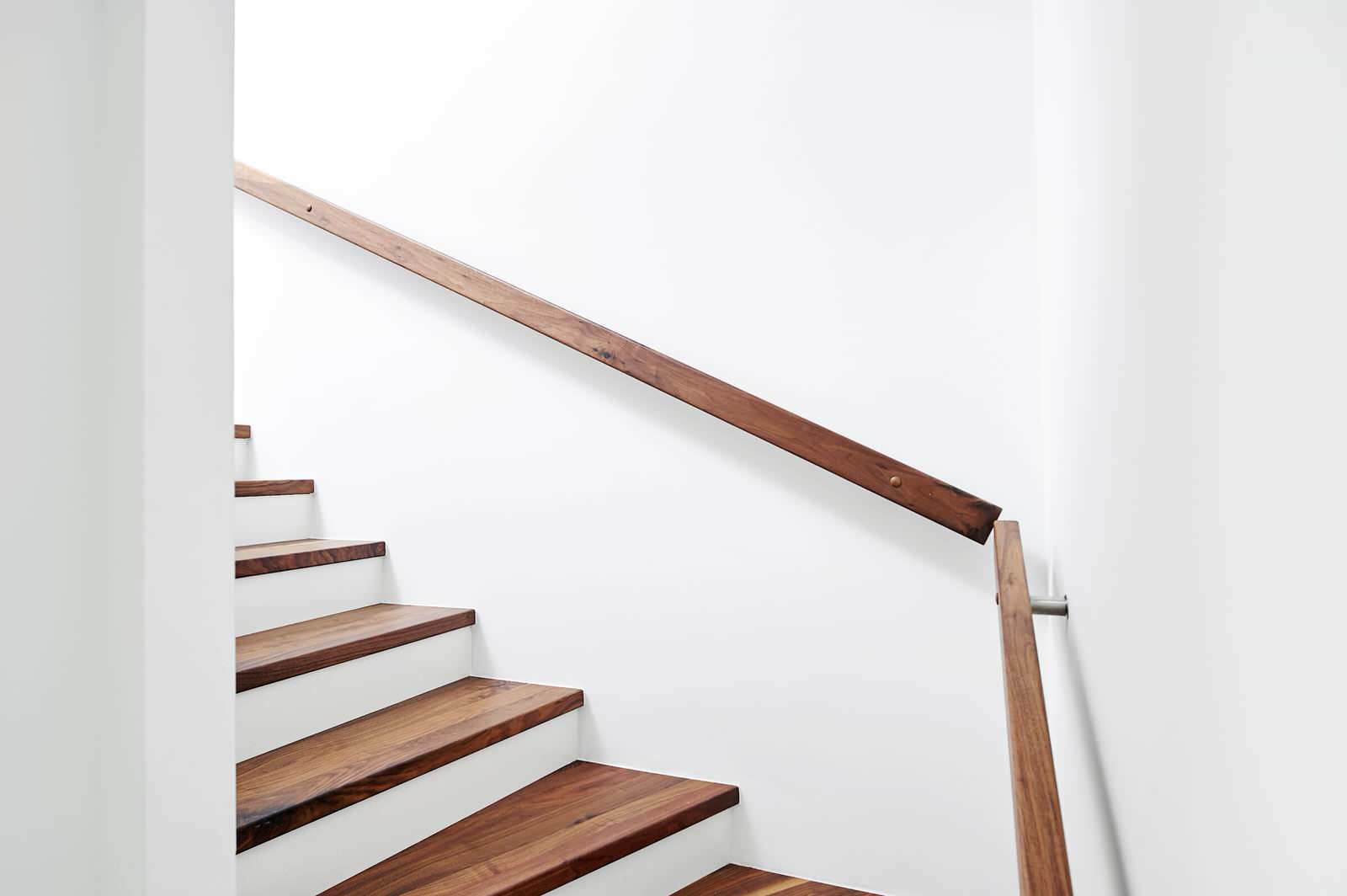 Консольная лестница из дуба