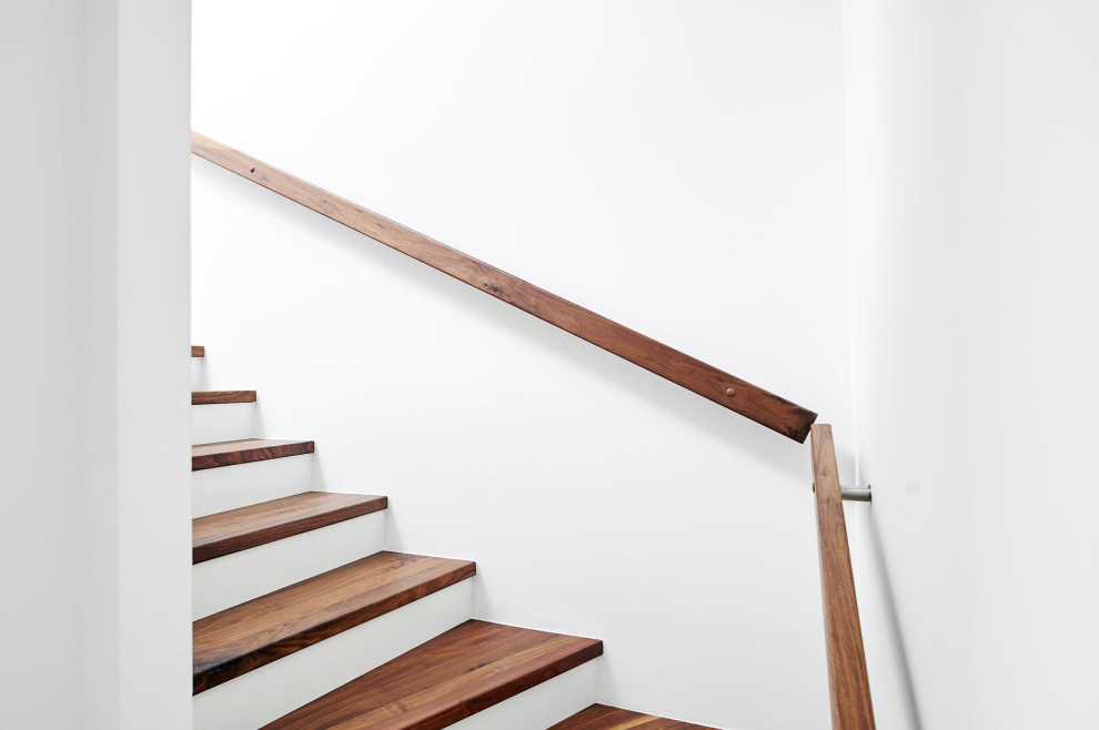 Консольная лестница из дуба