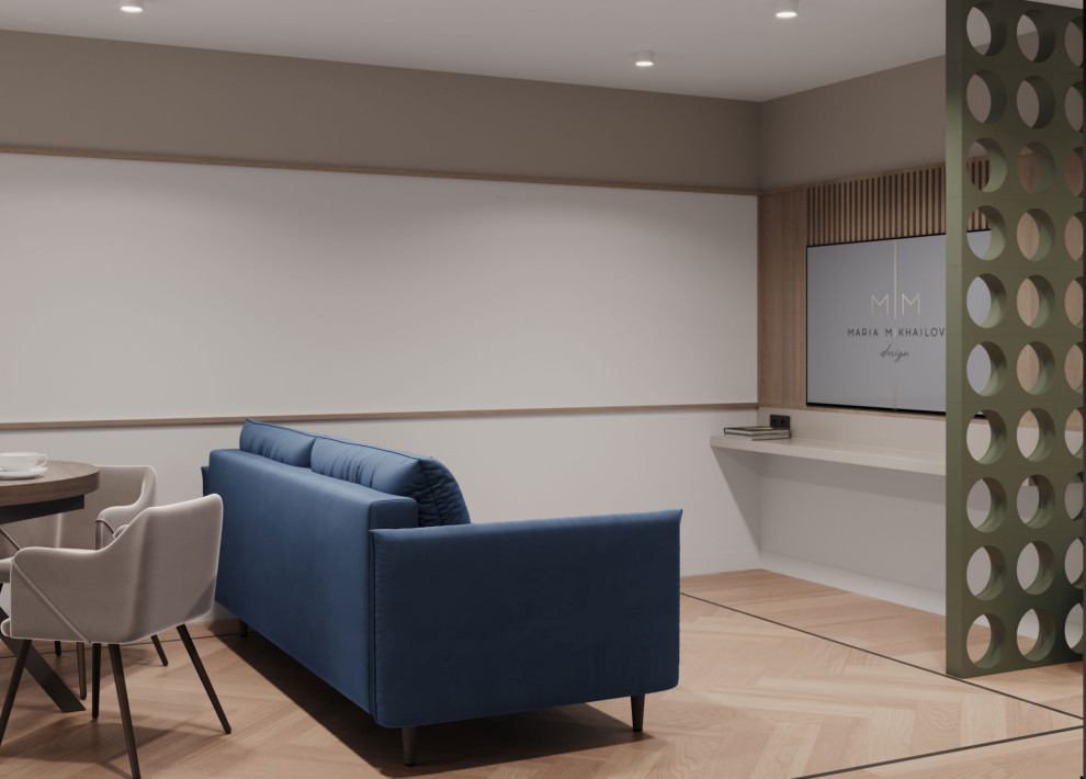 Современный интерьер с яркими акцентами и геометрическими формами