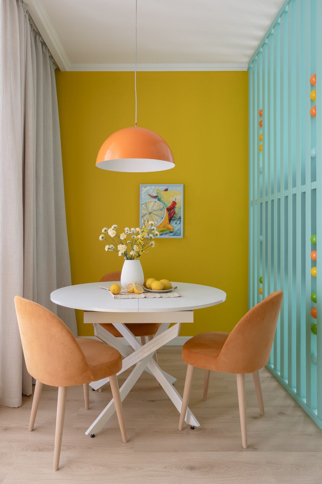 Реализованный проект яркой квартиры в ЖК "Мичурин"