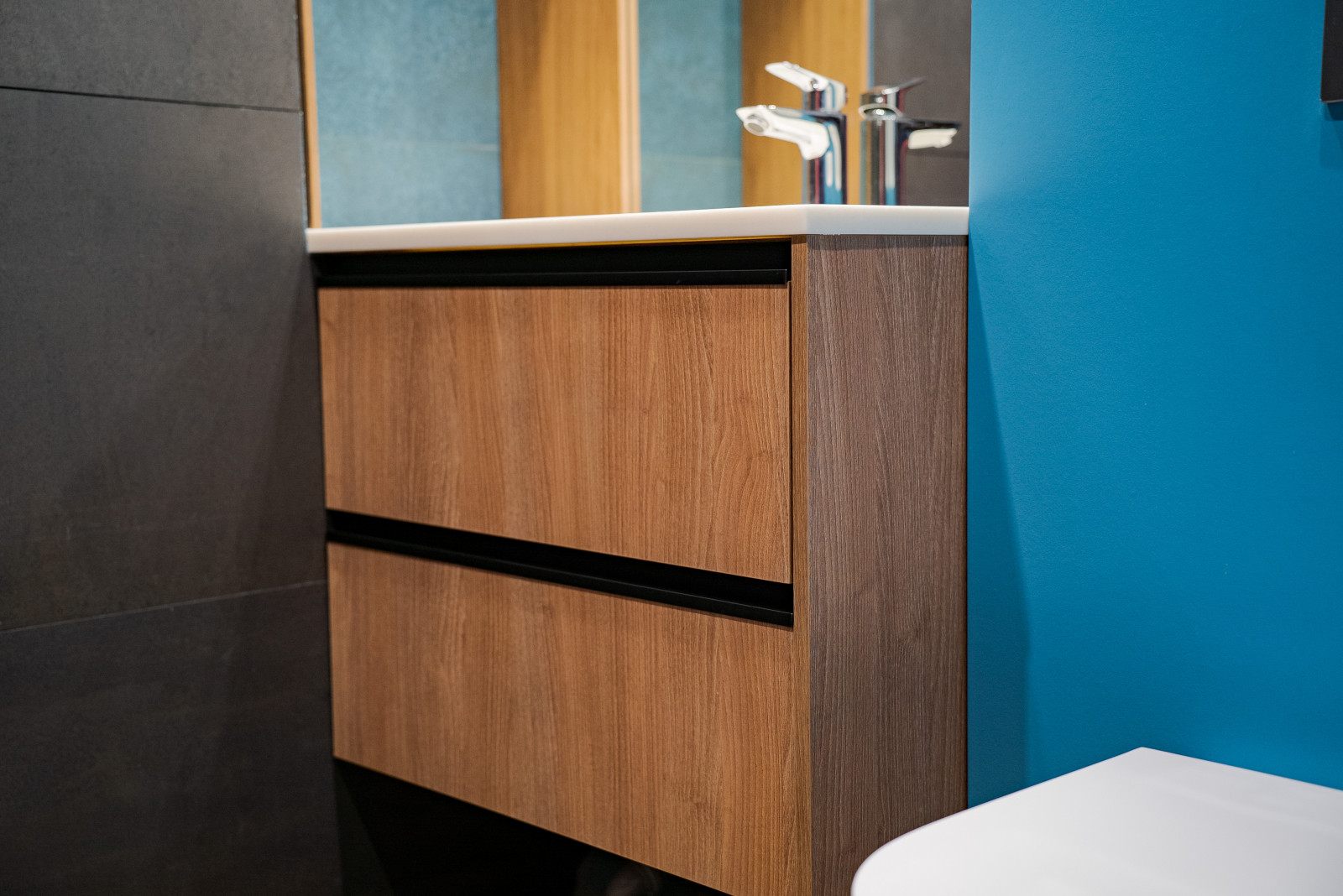 Мебель для ванной и су