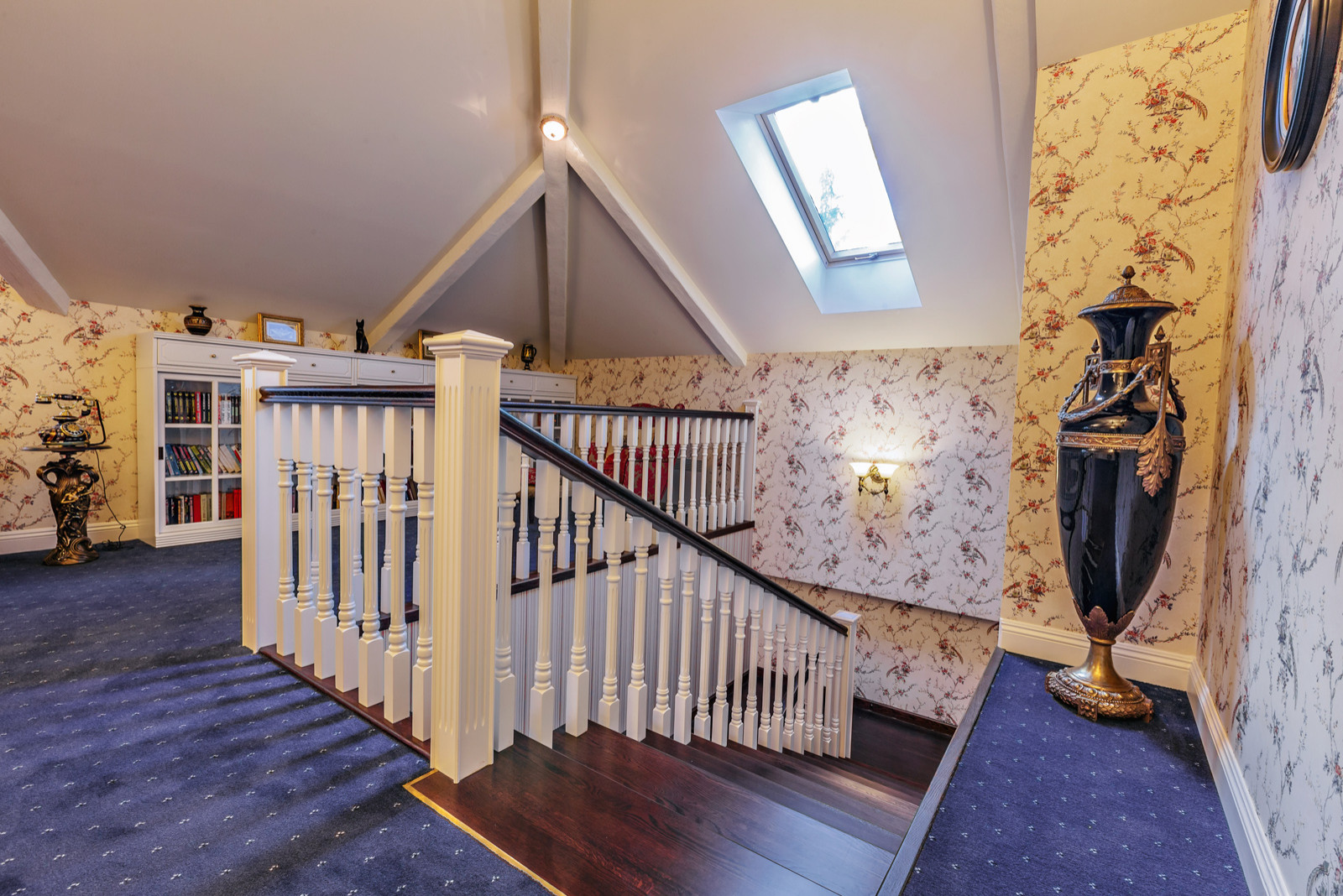 Английское чаепитие (Дом в поселке Зеленый мыс)