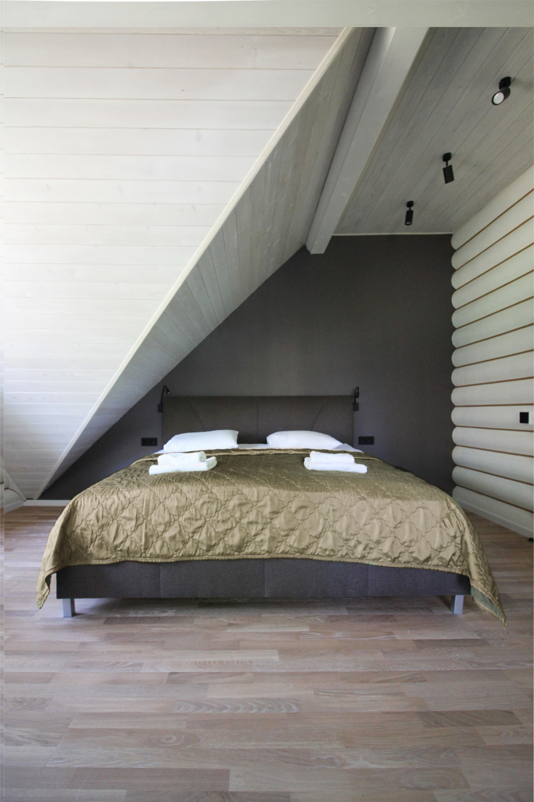 Срубовой коттедж 38 в п.Рощино, Ленинградская обл. Царство-Королевство