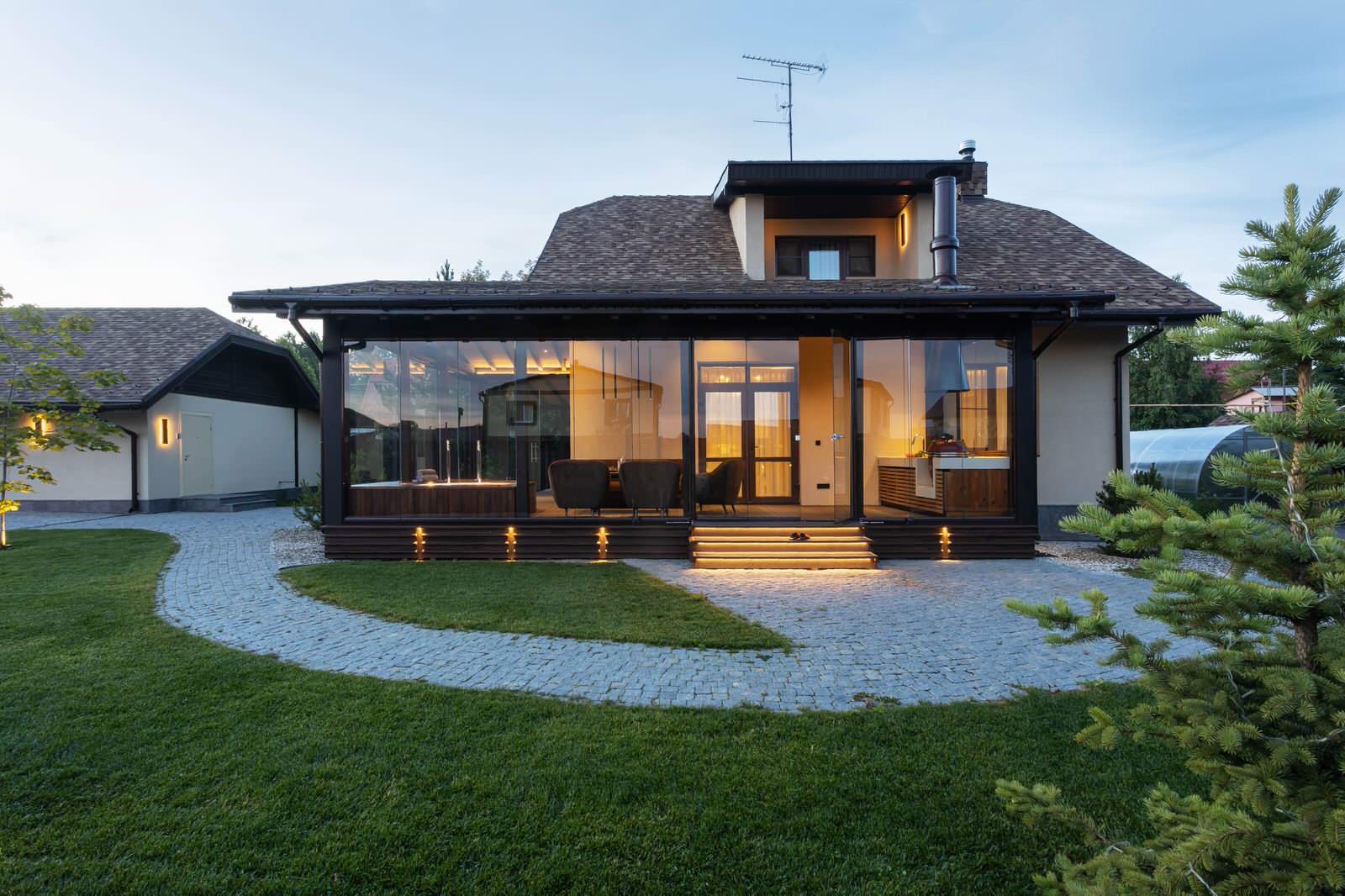 Остекленная терраса ЕЩЕ НЕМНОГО ЛЕТА