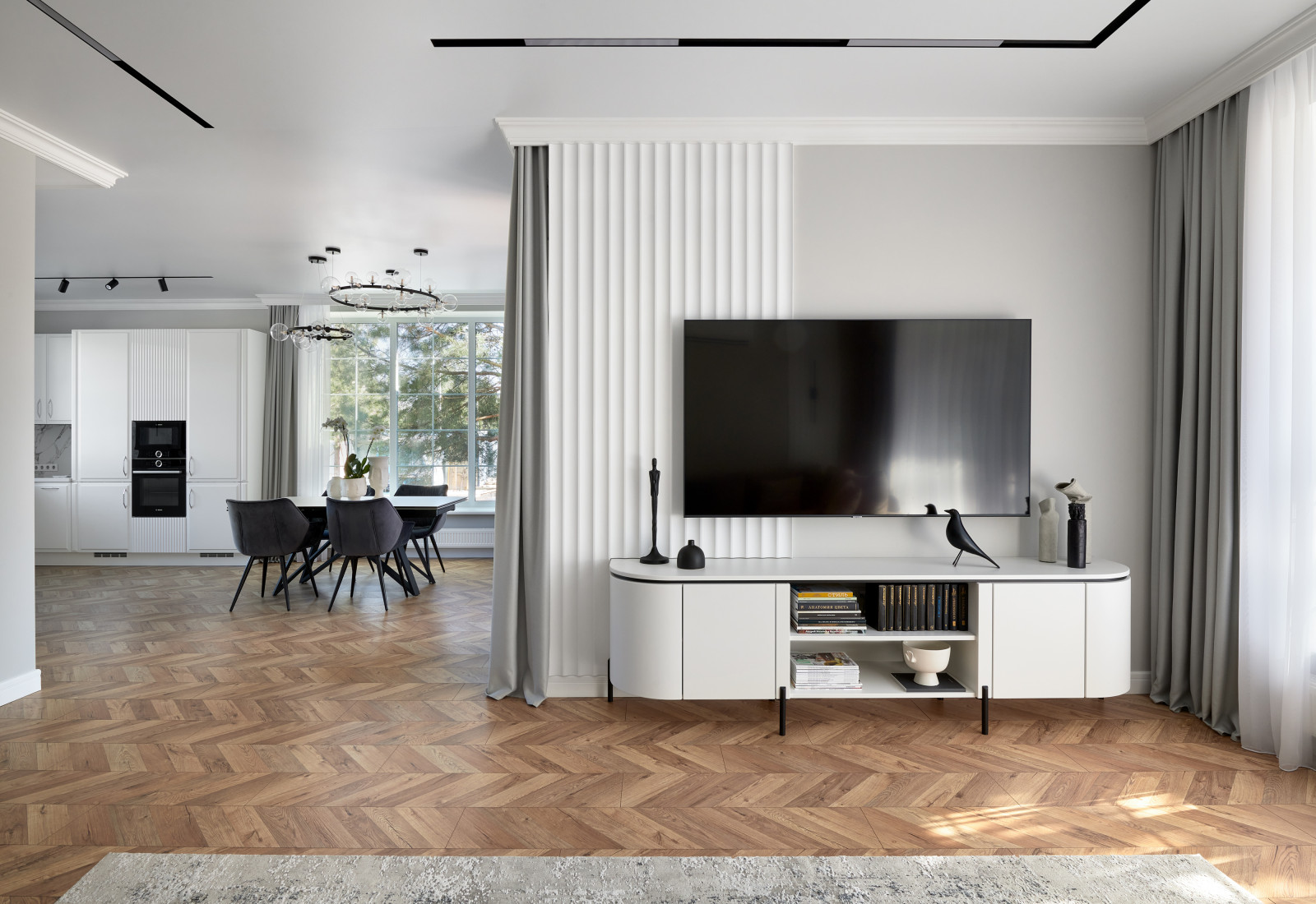 Современный интерьер с нотками классики: дом в Воронеже