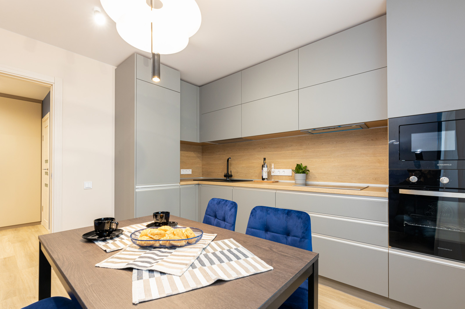 "Двушка" для программиста и художницы