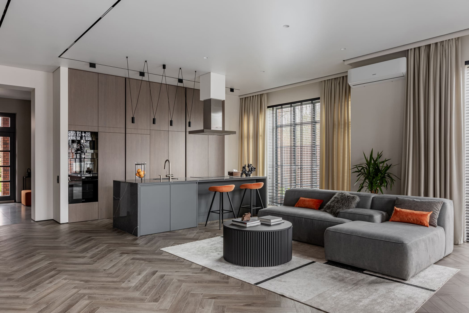 ДОМ "БАВАРИЯ"