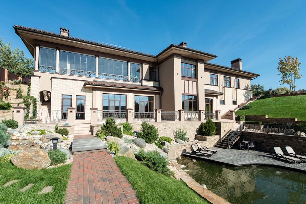 Дом в овраге